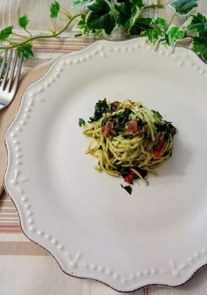 A picture of Fresh Taglierini with Spinach and Sun-Dried Tomatoes.