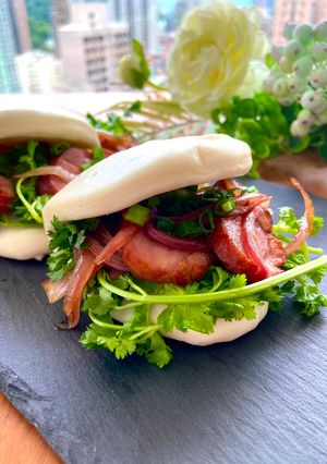 A picture of Sweet-and-Sour Duck Breast Bun.