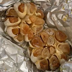 A picture of Roasted Garlic.