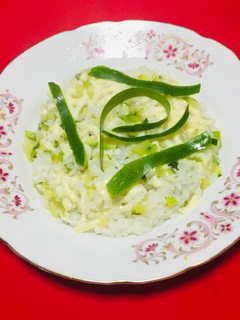 Una foto de Risotto de Calabacín con Queso mozzarella! 😋👌🍷