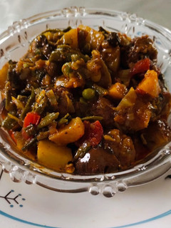 ઊંધિયું (Undhiyu Recipe In Gujarati) રેસીપી મુખ્ય ફોટો