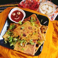 A picture of Mughlai paratha/Moglai porota.