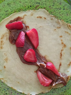 Una foto de Panqueques con dulce de leche y frutillas!🤤