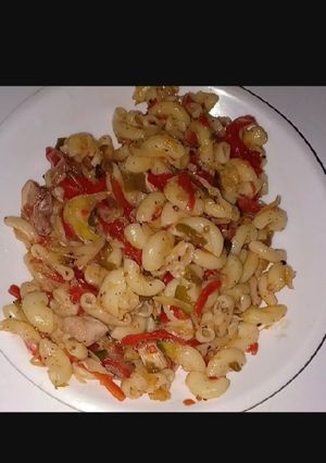 A picture of Macaroni.