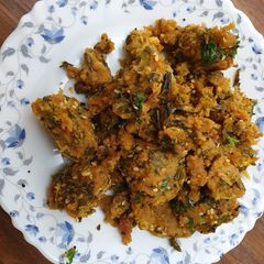 A picture of Mooli ke muthiye.