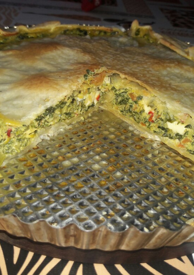 Una foto de Tarta De Acelga, Espinaca Y otras Verduritas...🌿🌽🌶