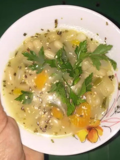 Una foto de Fasolada o sopa de alubias griegas