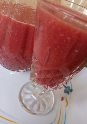 A picture of Strawberry juice.
