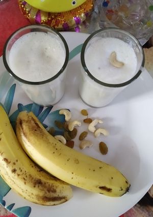 बनाना शेक रेसिपी मुख्य फोटो