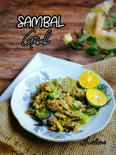 Gambar (1/8) Sambal gesek