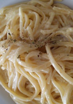 Foto principal de Espaguetis con salsa de curry y champiñones