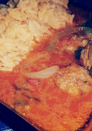 Una foto de Albóndigas con Salsa Roja a Mi Estilo :)