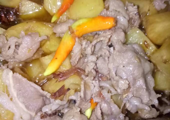 Semur daging kentang