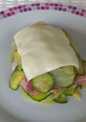 Foto di Lasagnetta patate zucchine e prosciutto cotto