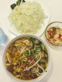 Hình của món Bánh canh cua gà xé.