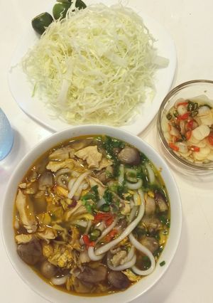 Hình của món Bánh canh cua gà xé.
