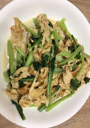 小松菜佐煙燻豆皮 的食譜成品照片