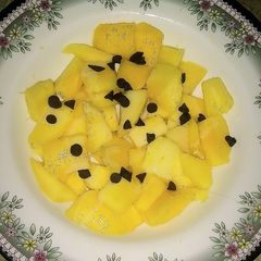 A picture of Sweet mango chat.