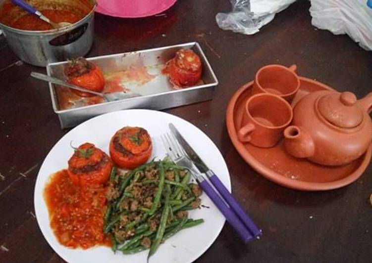 Tomate Farcie (tomat isi daging)