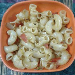 A picture of Macaroni.