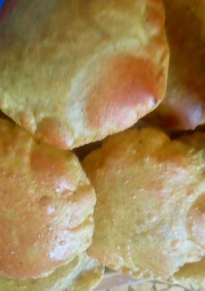 बथुआ की पूरी (Bathua ki poori recipe in Hindi) रेसिपी मुख्य फोटो