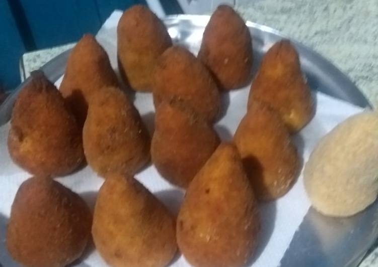 Coxinha com creme branco