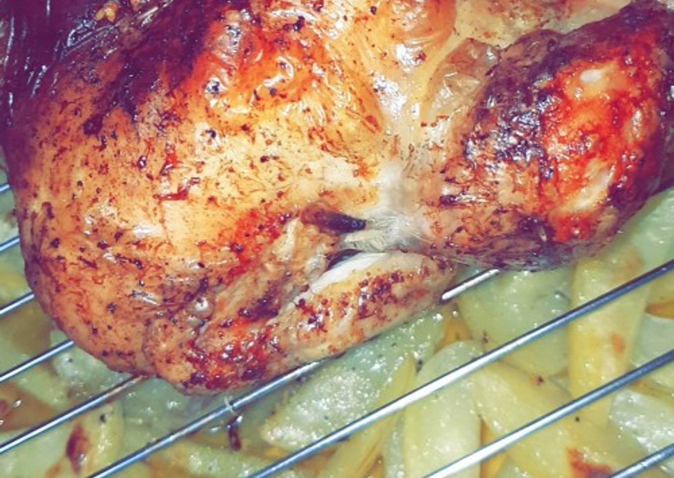 Poulet rôti accompagné de pommes de terre fondante