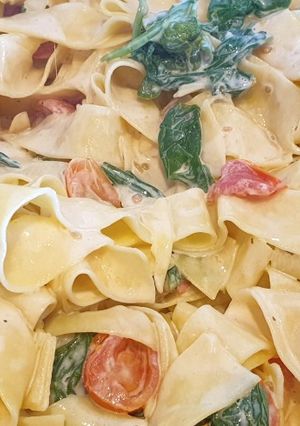 Una foto de Pappardelle con espinacas