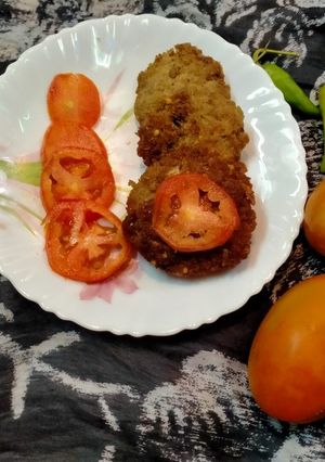 A picture of Kachay keeme ke kabab.