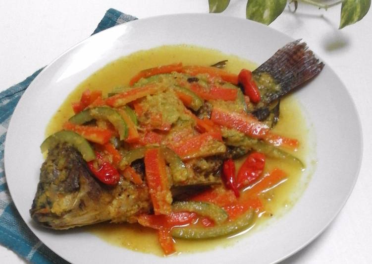 Ikan Bumbu Acar / Pesmol