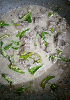 A picture of Mutton white karahii.