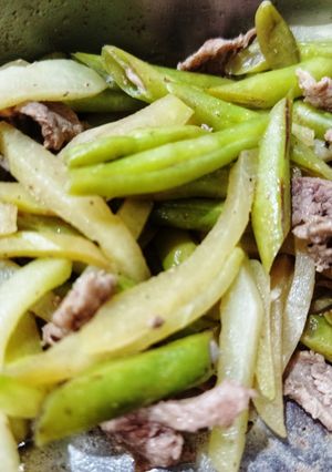 Hình của món Su su xào thịt bò.
