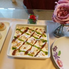 A picture of Moong daal phulki chat.