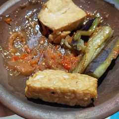 รูปของ Sambel penyet 3T (terong, tahu, tempe)