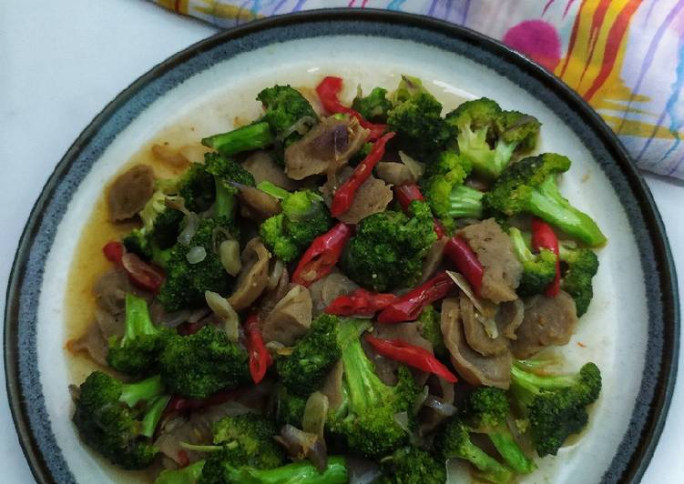 Langkah meracik 232# tumis brokoli bakso Lezat