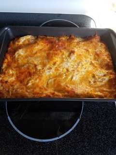 A picture of Cheesy chicken lasagna.