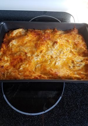 A picture of Cheesy chicken lasagna.