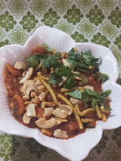 કાજુ ગાંઠિયા નું શાક (Kaju Ganthiya Shak Recipe In Gujarati) રેસીપી મુખ્ય ફોટો