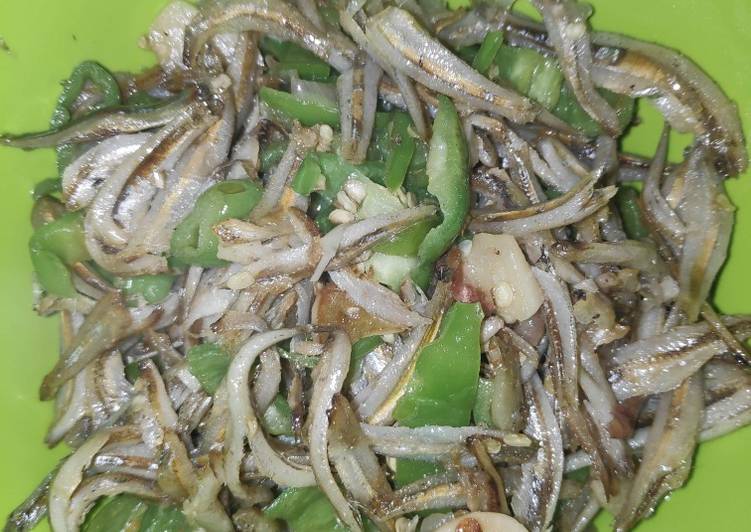 Tumis Ikan Teri Cabai Hijau Besar Yang Lezat