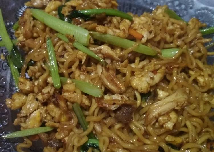 Cara Gampang Membuat Bakmi Goreng ala anak kosan yang Bikin Ngiler