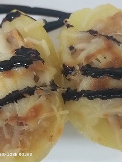 Una foto de Patatas rellenas de atún