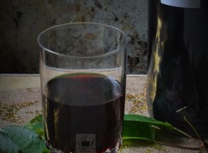 Une photo de Vin de feuilles de cerisier