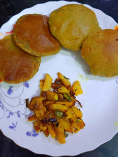 पालक की पूरी रेसिपी मुख्य फोटो