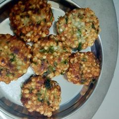 A picture of Sabudana vada.