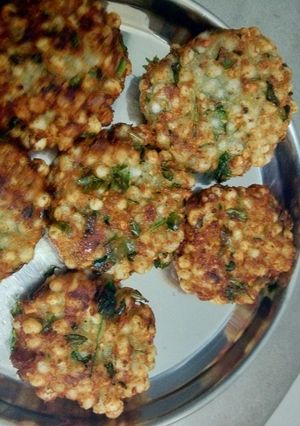A picture of Sabudana vada.