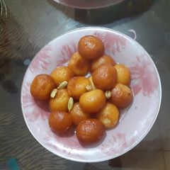 A picture of Gulabjaman.