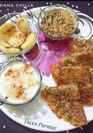 A picture of Farali Sabudana Chilla With Farali Peanut Chutney.