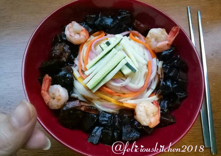 Shrimp Jjajangmyeon (Korean Black Bean Noodles)