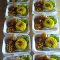 รูปของ Nasi kuning ultah(magic com)