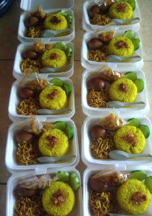 Foto resep Nasi kuning ultah(magic com)
